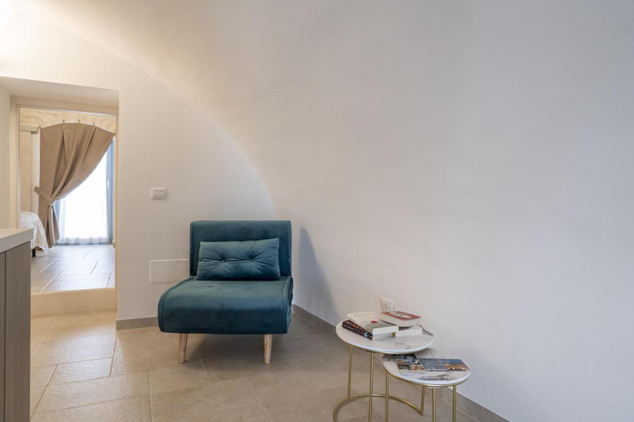 Suite La Scala Del Borgo Cisternino Kültér fotó